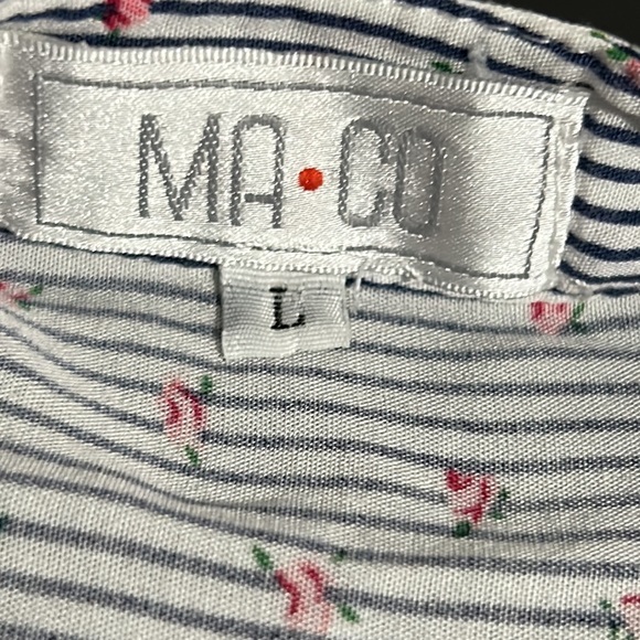 Strike and Rose Print Blouse - Picture 3 of 3